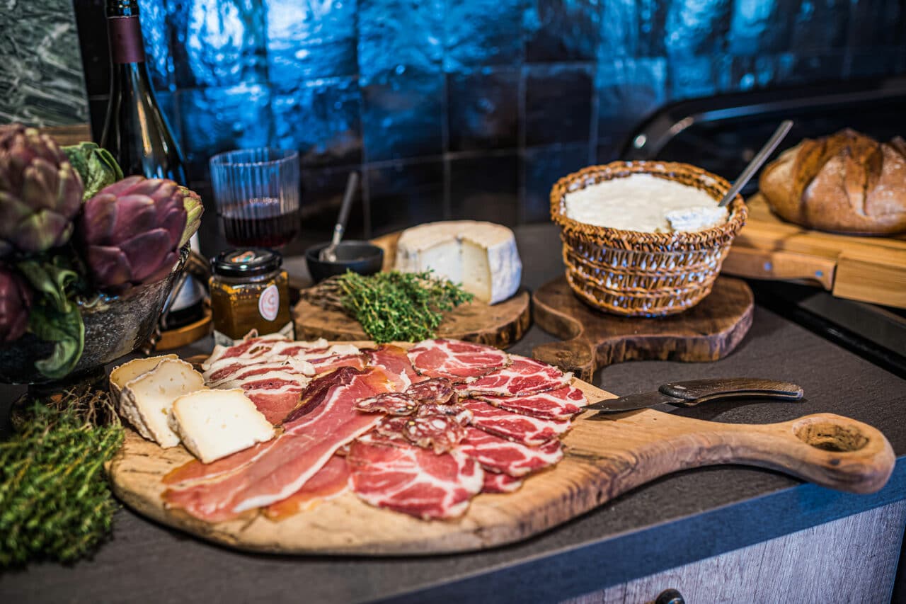 Table d'hôtes, charcuterie corse, fromage corse, brocciu